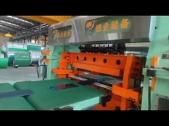 Coupe à la volée de l'acier inoxydable à ciseaux rotatifs jusqu'à la ligne de longueur 0,3 - 2 x 850