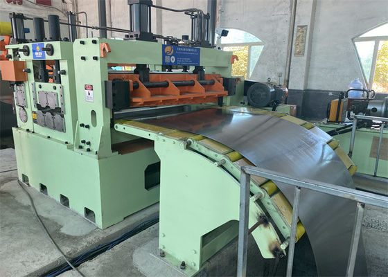 Haute bobine en acier de la précision SS304 fendant la ligne machine 0.3-3 x 1600