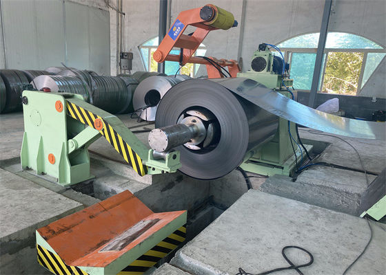 Tôle d'acier automatique de précision légère de mesure fendant la ligne 0.3-3 x 1300