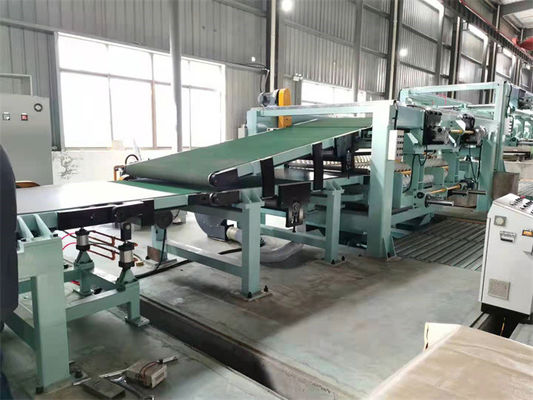La coupe à grande vitesse en métal au vol rotatoire de cisaillement de machine de longueur a coupé à la ligne 0.3-3 x 1600 de longueur
