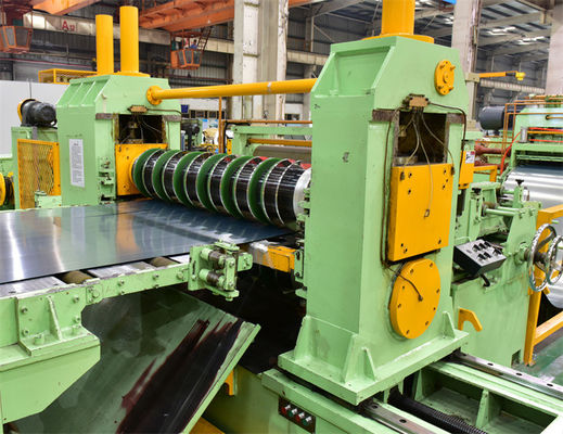 Ligne de refendage de tôle d'acier à grande vitesse de grande précision avec des découpeuses jumelles automatiques