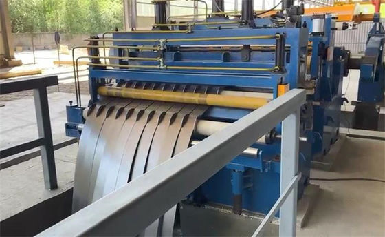 Adapté aux besoins du client fendant la ligne bobine à grande vitesse de tôle de machine fendant des lignes
