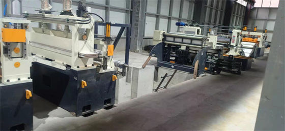 bobine 200mpm en acier à grande vitesse fendant la ligne avec la voiture de bobine de berceau de plancher