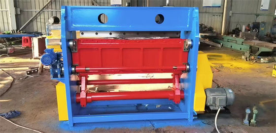 La coupe en métal du GI GL à la tôle d'acier galvanisée par machine de Galvalume de longueur a coupé à la ligne de longueur