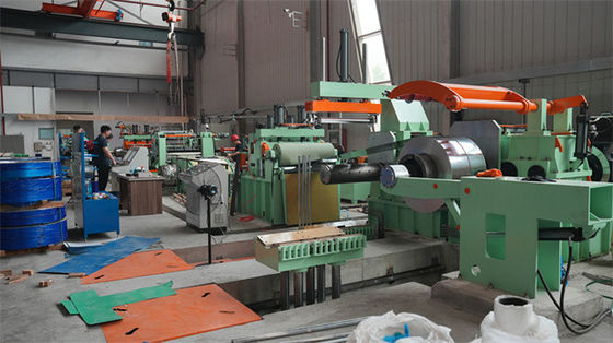 Machine de découpe de ligne à bobine d'acier de précision pour découper l'acier inoxydable 2 x 850